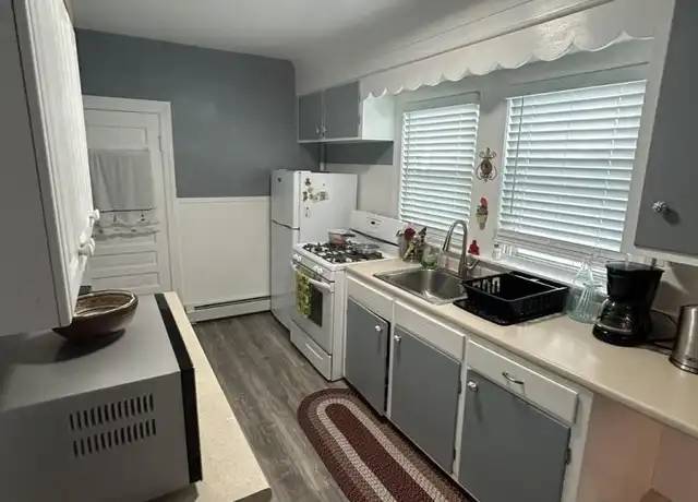 Property at 39 Nevada St, Winthrop, MA, 02152, 2 beds, 1 bath, [object Object]