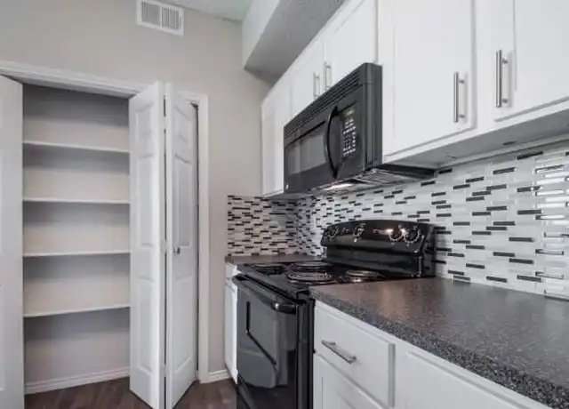 Property at 800 W Royal Ln Unit 1012, Irving, TX, 75039, 1 bed, 1 bath, [object Object]