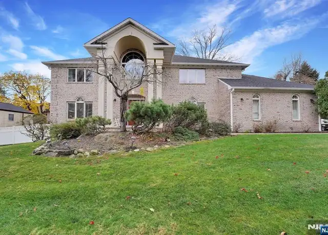 Property at 9 Park Ave, Park Ridge, NJ, 07656, 5 beds, 4.5 baths, [object Object]