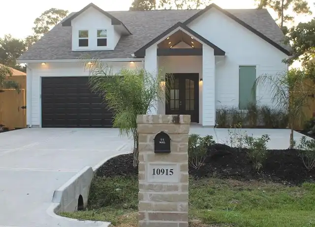 Property at 10915 Hummingbird Pl, Conroe, TX, 77385, 3 beds, 2 baths, [object Object]