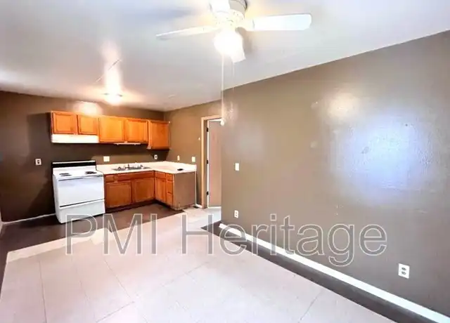 Property at 809 E Huntsville Ave Unit 203, Springdale, AR, 72764, 1 bed, 1 bath, [object Object]