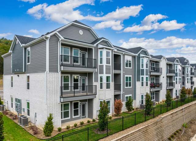 Photo of 22901 Chenal Valley Dr, Little Rock, AR 72223