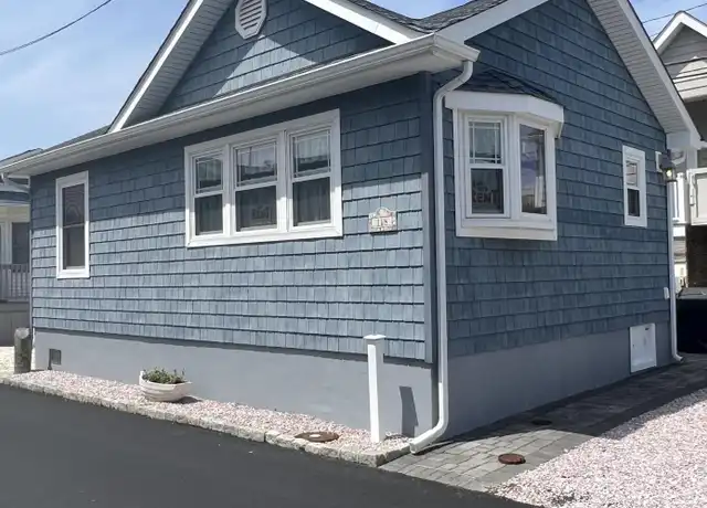 Property at 118 W Chadwick Way, Lavallette, NJ, 08735, 2 beds, 1 bath, [object Object]