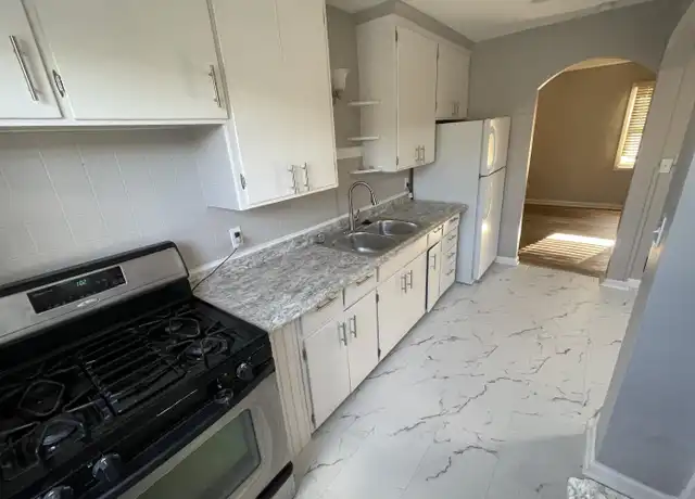 Property at 572 Woodbury Ave, Columbus, OH, 43223, 2 beds, 1 bath, [object Object]