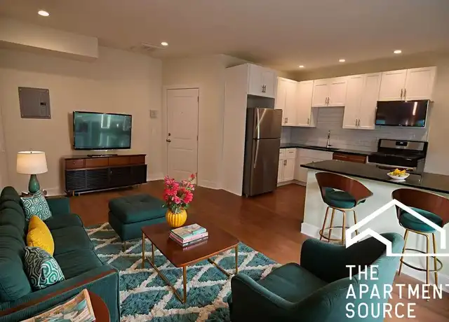 Property at 3236 N Clark St Unit 3R, Chicago, IL, 60657, 2 beds, 1 bath, [object Object]