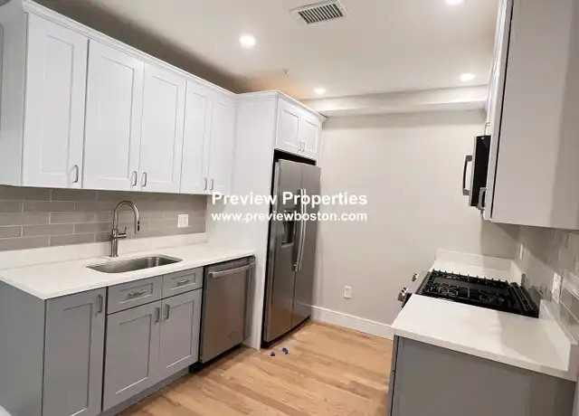 Property at 230 Tremont St Unit 1P, Boston, MA, 02116, 3 beds, 1.5 baths, [object Object]