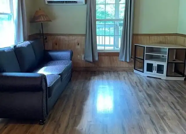 Property at 201 Pembroke Dr, Sevierville, TN, 37876, 2 beds, 1 bath, [object Object]
