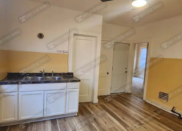 Property at 5186 Burns Ave Unit A, Detroit, MI, 48213, 3 beds, 1 bath, [object Object]