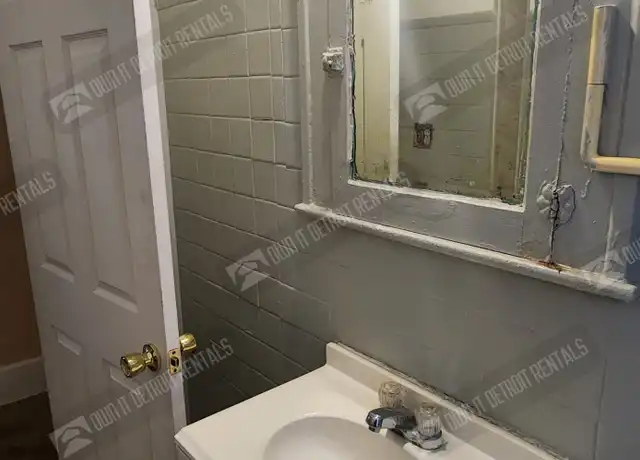 Property at 5186 Burns Ave Unit A, Detroit, MI, 48213, 3 beds, 1 bath, [object Object]