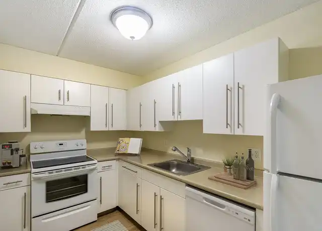Property at North Stoughton Village - 27 Page Ter, Stoughton, MA, 02072, 2 beds, 1 bath, [object Object]