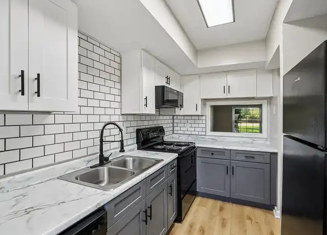 Property at Grove on 79th - 2000 W 79th St, Indianapolis, IN, 46260, 1-3 bed, 1-2.5 bath, [object Object]