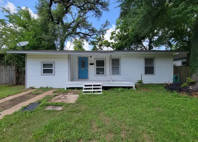 Property at 111 Wisteria St, Lake Jackson, TX, 77566, 3 beds, 1 bath, [object Object]