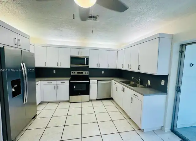 Property at 2053 NE 25th Ave, Pompano Beach, FL, 33062, 1 bed, 1 bath, [object Object]