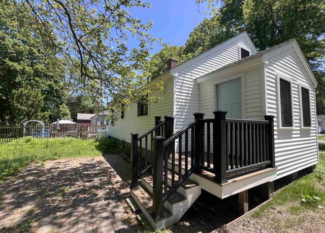 Photo of 189 Colonial Dr, Portsmouth, NH 03801