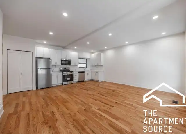 Property at 652 W Gordon Ter, Chicago, IL, 60613, 2 beds, 2 baths, [object Object]