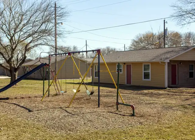 Property at 1200 E Frio St, Pearsall, TX, 78061, 1 bed, 1 bath, [object Object]
