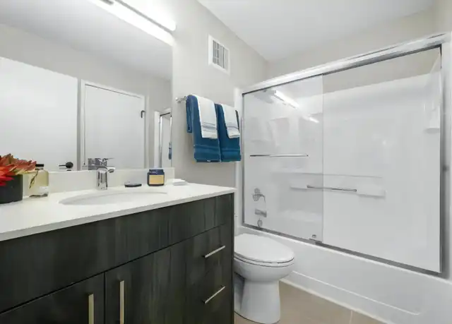 Property at 150 W Saint Charles Rd, Lombard, IL, 60148, 1 bed, 1 bath, [object Object]