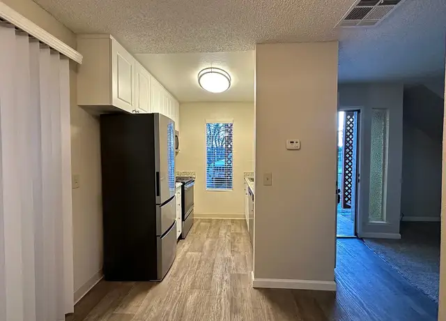 Photo of 2548 Walnut Ave, Carmichael, CA 95608