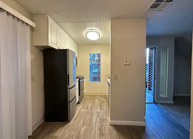 Property at Park Place Apartments - 2548 Walnut Ave, Carmichael, CA, 95608, 2 beds, 1 bath, [object Object]
