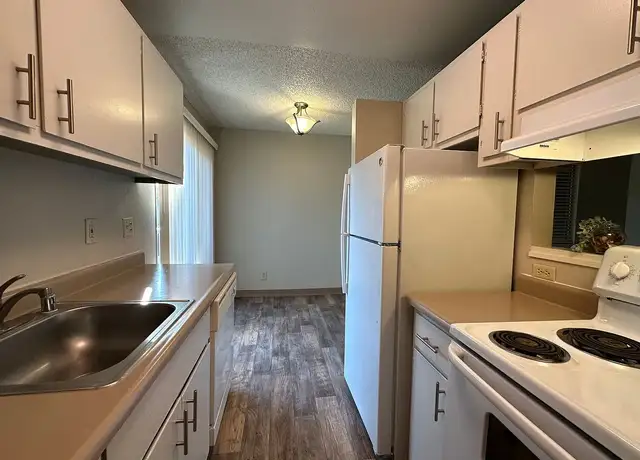 Photo of 2548 Walnut Ave, Carmichael, CA 95608