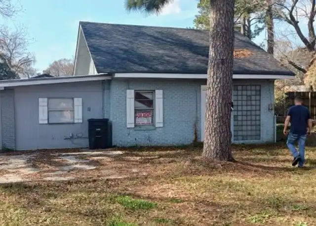 Property at 3725 N Foster Dr, Baton Rouge, LA, 70805, 3 beds, 1 bath, [object Object]