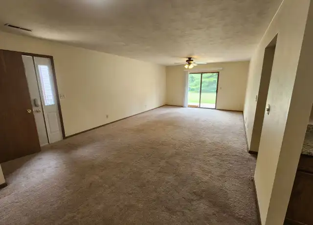 Property at 6297 Garrett Ln Unit 3, Rockford, IL, 61107, 2 beds, 1 bath, [object Object]