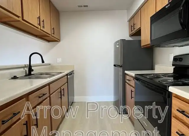 Property at 2344 N 44th St Unit 18, Lincoln, NE, 68504, 1 bed, 1 bath, [object Object]