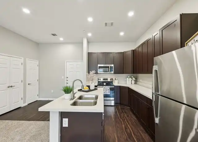 Property at The Pines at Frazier - 2301 N Frazier St, Conroe, TX, 77303, 1-2 bed, 1-2 bath, [object Object]