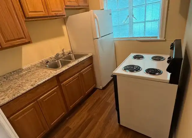 Property at 1524 Broadway Unit 1526-6, Rockford, IL, 61104, 1 bed, 1 bath, [object Object]