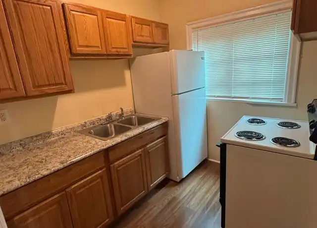 Property at 1524 Broadway Unit 1526-6, Rockford, IL, 61104, 1 bed, 1 bath, [object Object]