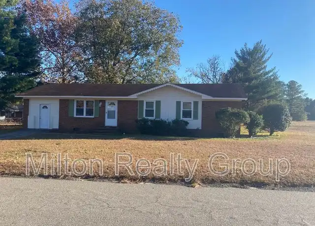 Property at 54 Rolling Springs Dr, Spring Lake, NC, 28390, 3 beds, 1.5 baths, [object Object]
