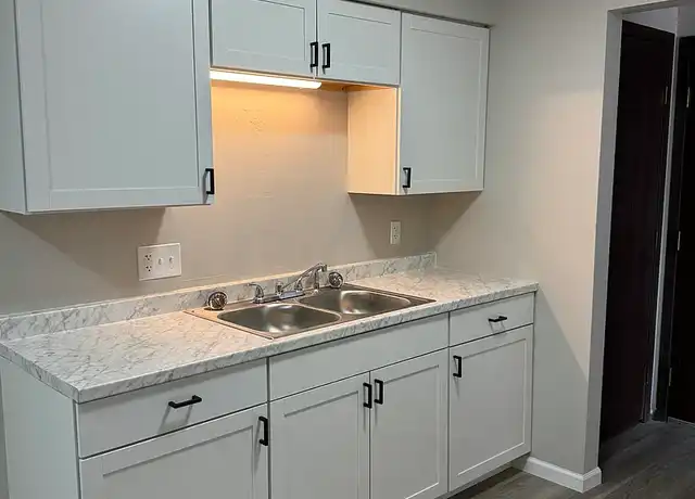 Property at Parkview Flats - 4404 Airport Hwy, Toledo, OH, 43615, 1-2 bed, 1 bath, [object Object]