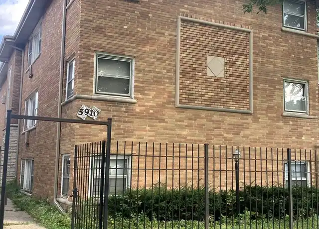 Property at 5910 W Huron St Unit 2S, Chicago, IL, 60644, 2 beds, 1 bath, [object Object]