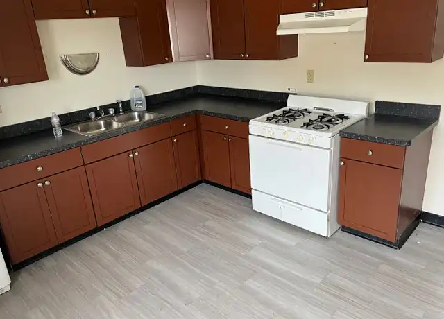 Property at 156 S Grand Ave #2, Waukesha, WI, 53186, 2 beds, 1 bath, [object Object]