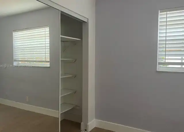 Property at 208 SE 2nd St Unit 1-2, Hallandale Beach, FL, 33009, 3 beds, 2 baths, [object Object]