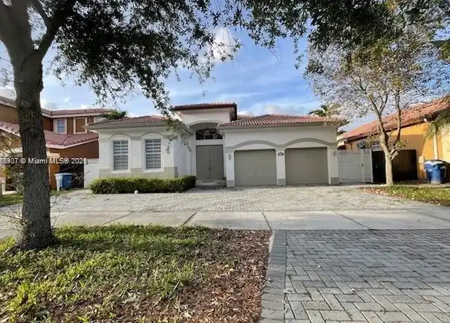 Property at 8811 NW 178th Ln, Hialeah, FL, 33018, 2 beds, 2 baths, [object Object]
