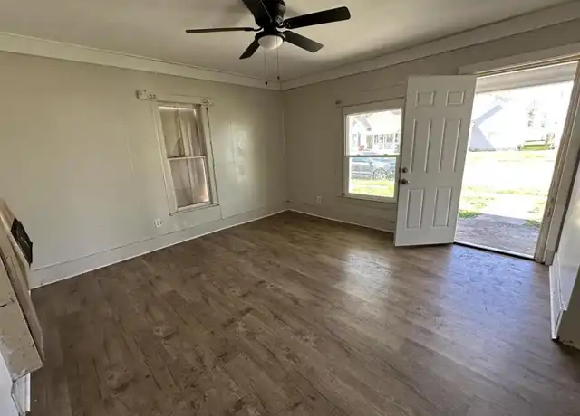 Property at 714 W 2nd St, Webb City, MO, 64870, 3 beds, 1 bath, [object Object]