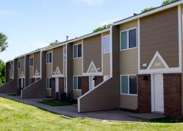 Property at 3025 Kansas Dr Unit 103, Bellevue, NE, 68005, 3 beds, 1 bath, [object Object]