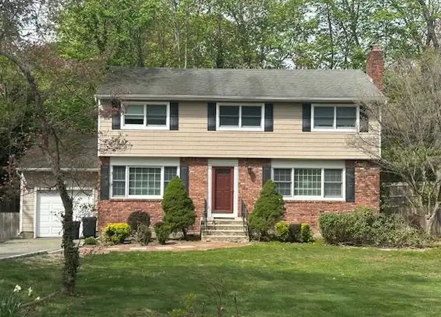 Property at 61 View Acre Dr, Huntington, NY, 11743, 4 beds, 2.5 baths, [object Object]