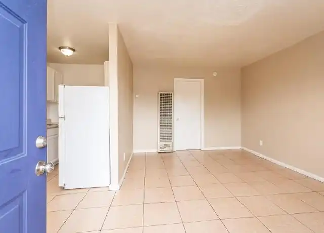 Property at 2562 Traction Ave, Sacramento, CA, 95815, 2 beds, 1 bath, [object Object]