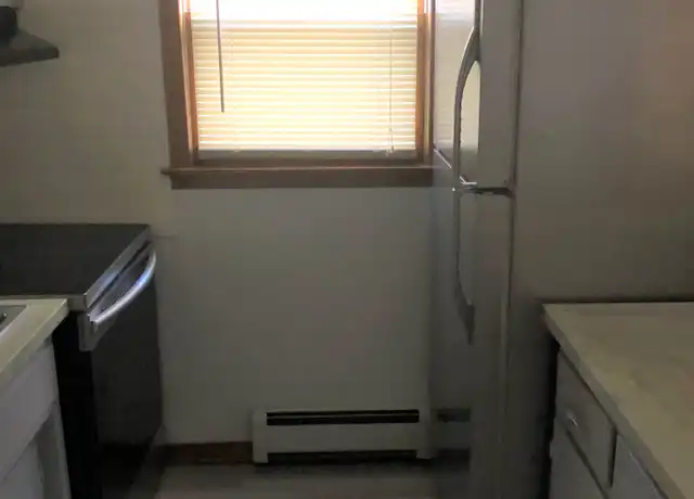 Property at 3511 S Harlem Ave Unit 2W, Berwyn, IL, 60402, 2 beds, 1 bath, [object Object]