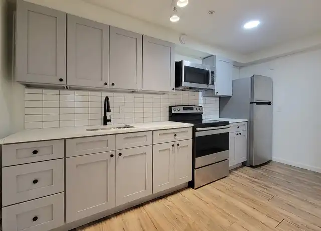 Property at 284 Liberty St Unit B, Newburgh, NY, 12550, 1 bed, 1 bath, [object Object]
