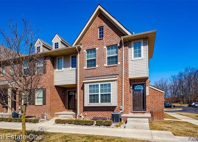 Property at 13103 Woodridge Cir, Plymouth, MI, 48170, 2 beds, 2.5 baths, [object Object]