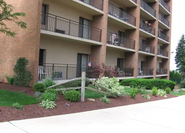 Property at 314 Washington Rd Unit 101, South Hills, PA, 15216, 1 bed, 1 bath, [object Object]