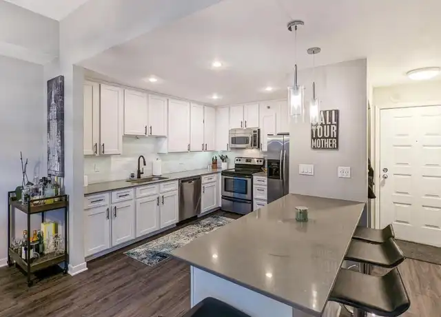 Property at 433 S 7th St, Minneapolis, MN, 55415, 2 beds, 2 baths, [object Object]