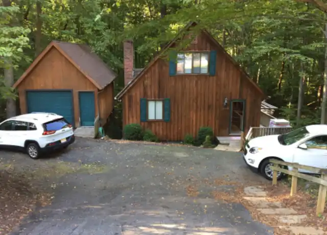 Property at 102 Melrose Pl, Martinsville, VA, 24112, 4 beds, 2 baths, [object Object]