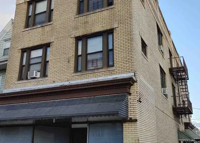 Property at 346 John F. Kennedy Blvd, Bayonne, NJ, 07002, 2 beds, 1 bath, [object Object]