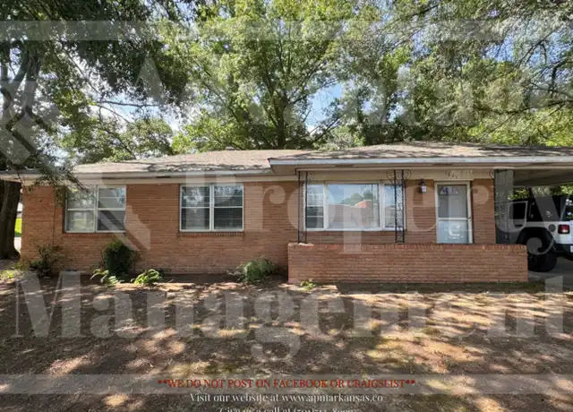 Property at 1601 Robins St, Conway, AR, 72034, 3 beds, 1.5 baths, [object Object]