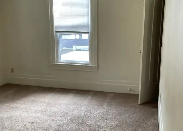 Property at 312 W Louis Glick Hwy, Jackson, MI, 49201, 2 beds, 1 bath, [object Object]