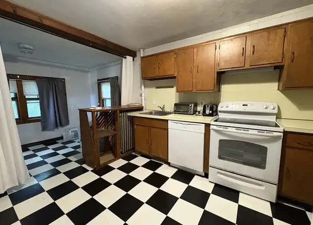 Property at 28 Woodward St Unit 2, Newton Highlands, MA, 02461, 4 beds, 2 baths, [object Object]